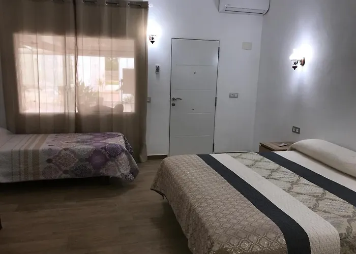 Pensión Casa Raíces Del Montgo 3*