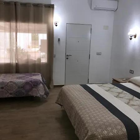 Guest house Casa Raices Del Montgo 3*